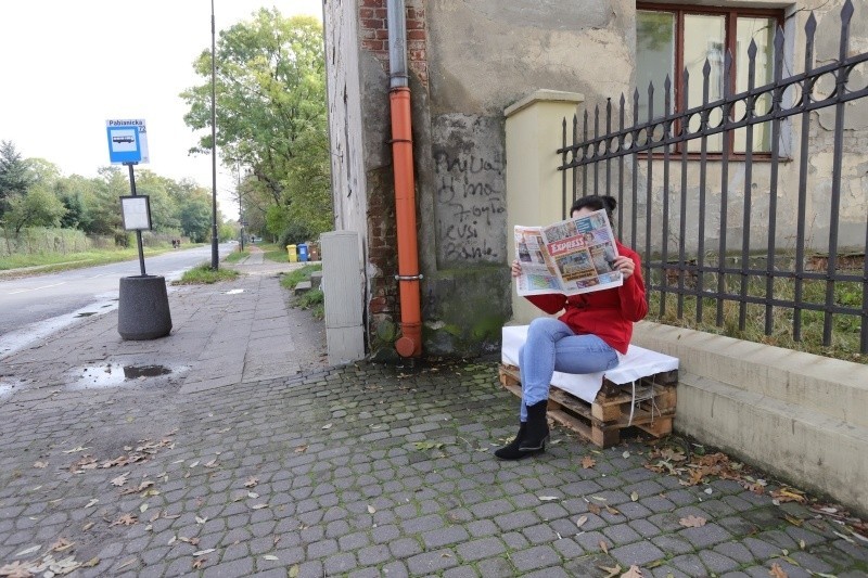 W Łodzi stanęła kolejna ławka społeczna. Jest to już czwarta...