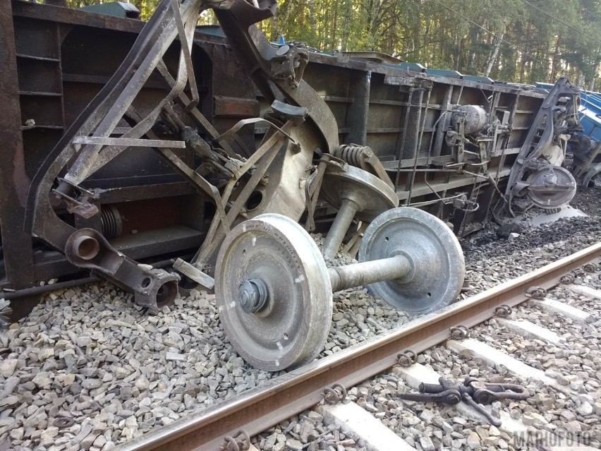 Wykoleił się pociąg z węglem pod Tarnowem Opolskim. Nie ma osób poszkodowanych. Są utrudnienia na trasie