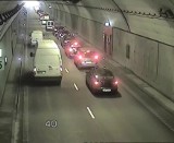 Groźny wypadek w Tunelu pod Martwą Wisłą w Gdańsku. Zobacz, jak do niego doszło! [wideo]