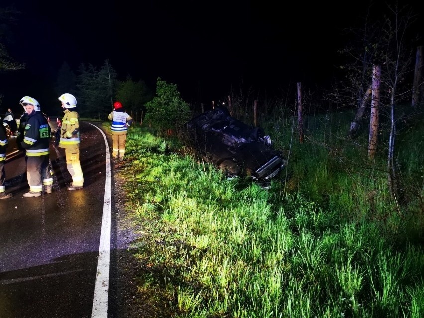 Bukowina. Czołowe zderzenie Audi A7 z Seatem Ibiza. 15-latek z poważnym urazem głowy