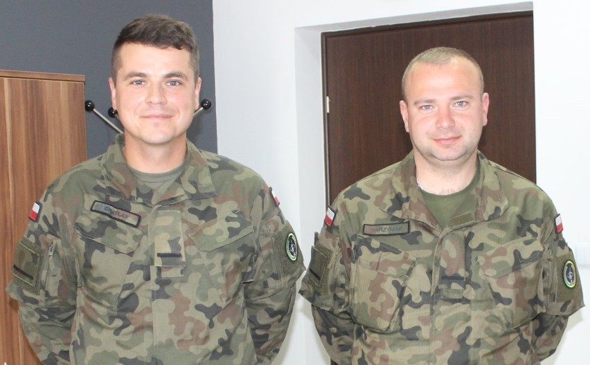 Żołnierze z Koszalina "wpadli" do Urzędu Gminy w Łagowie. W drodze na szkolenie znaleźli coś cennego i oddali właścicielce