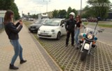 Ewenement na skalę europejską. Policjant patroluje Rzeszów na Harleyu-Davidsonie. Kobiety są zachwycone [WIDEO]