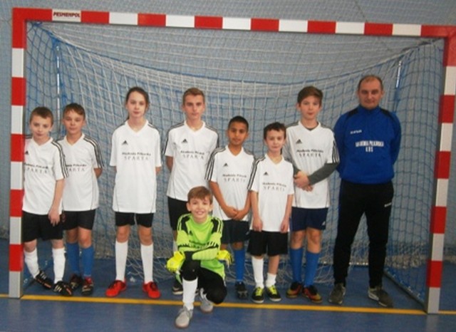 Drużyna Piłkarskiej Akademii Kazimierskiego Ośrodka Sportowego była druga w turnieju orlików starszych.