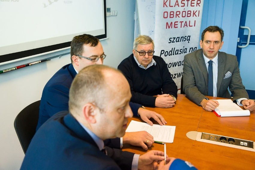 Na zdjęciu od lewej: Janusz Poulakowski, dyrektor biura KOM,...