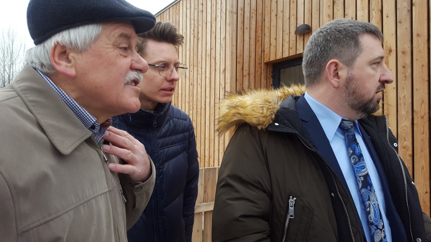 Kłótnia burmistrza z sołtysem: "Wypieprzym pana!". Radosław Dobrowolski i Tadeusz Karpowicz pokłócili się. Poszło o dzieci (zdjęcia, wideo)
