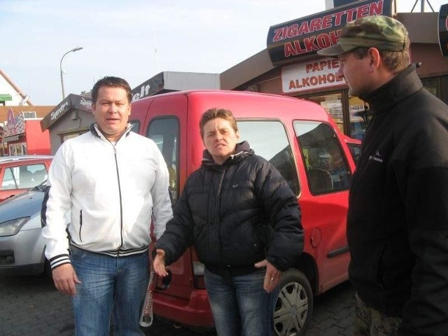 - Parkingów nie możemy odpuścić - uważają Daniel Korbut (z lewej), Grażyna Wiater i Adam Pieniący z rady bazaru (fot. Beata Bielecka)