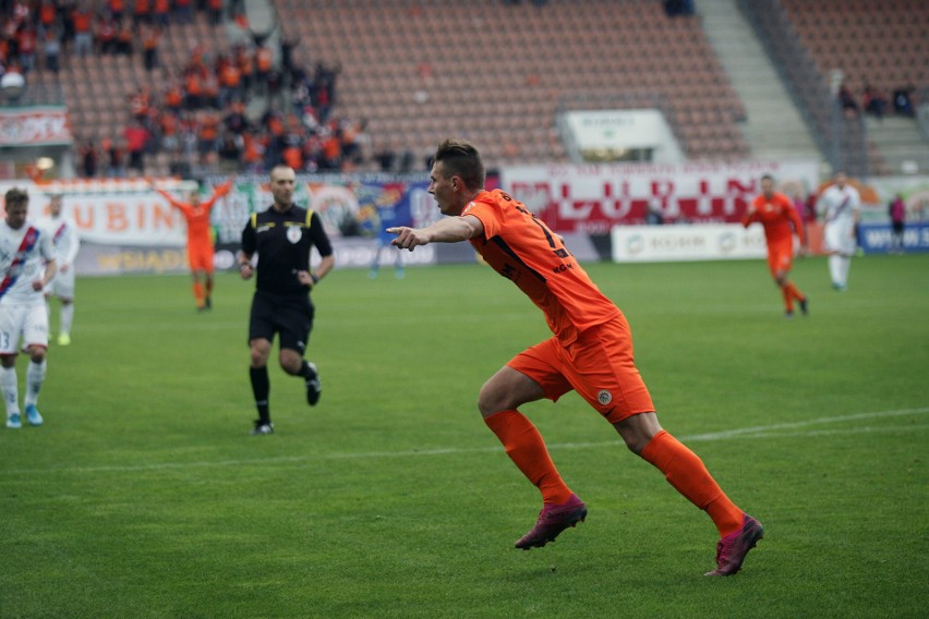 Zagłębie Lubin - Raków Częstochowa 2:2. Wysoki remis w Lubinie, gol 17-letniego debiutanta (wynik, zdjęcia, bramki, skrót)