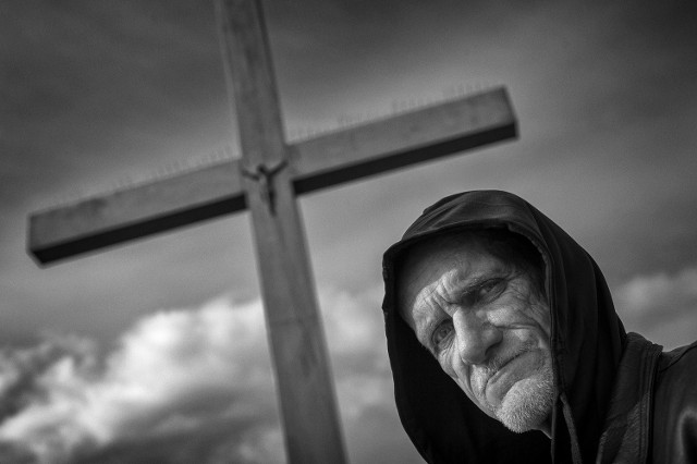 - To fajna sprawa, że ktoś chce zauważyć bezdomność i pokazać ją z innej perspektywy - mówi Andrzej