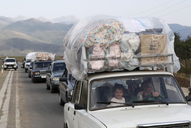 Ormianie opuszczają Górski Karabach w obawie przed represjami