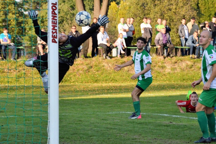 5. liga. Jawiszowice dostały klapsa, ale oddały Victorii Jaworzno z podwójną siłą [ZDJĘCIA]