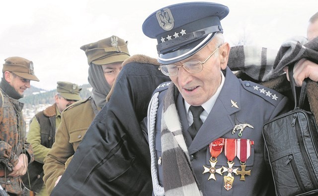 Major Antoni Tomiczek, ostatni z żyjących w Polsce pilotów...