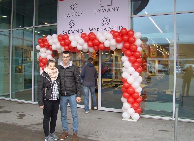 Ostatnie przygotowania do otwarcia nowego centrum handlowego w Oświęcimiu