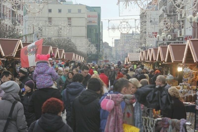 Jarmark Bożonarodzeniowy we Wrocławiu. Dziś ostatni dzień. Promocji niewiele [ZDJĘCIA, CENY]