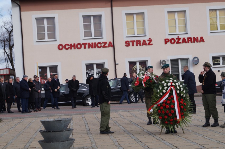 Premier Morawiecki z wizytą w Ostrołęce. Obchody Dnia Żołnierzy Wyklętych [ZDJĘCIA, WIDEO]