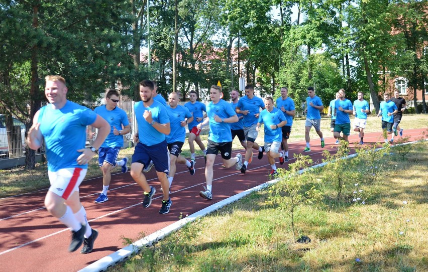 SPR Stal Mielec rozpoczęła przygotowania do nowego sezonu. Rekordowa kadra na pierwszych zajęciach [ZDJĘCIA]