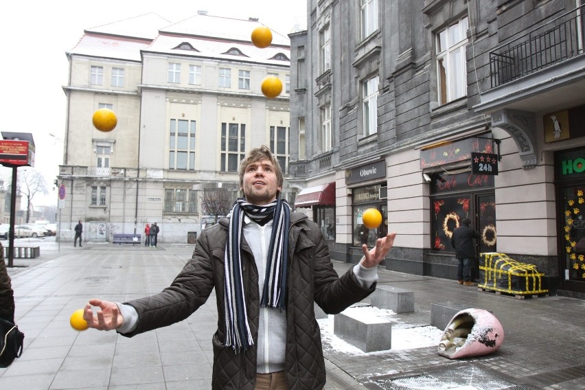 Uniwersytet Śląski kręci swoją wersję hitu "Happy" Pharrella...