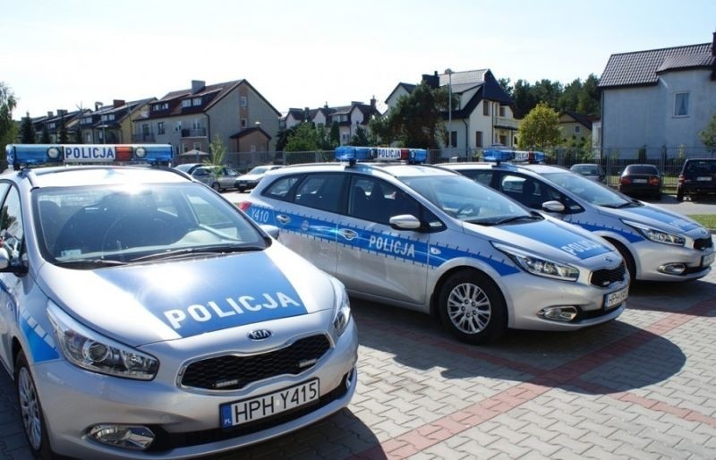 Policja w Ostrołęce z nowymi radiowozami (zdjęcia)