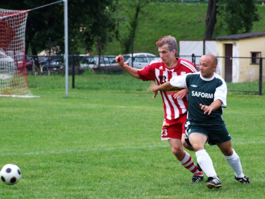 Piłkarskie archiwum: Zobacz, jak w 2012 roku w Sole Oświęcim świętowano awans do czwartej ligi [ZDJĘCIA]