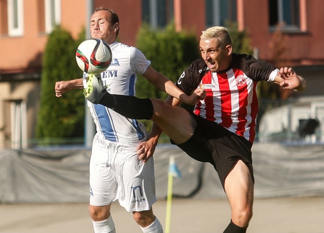 Derby Rzeszowa nie były wielkim widowiskiem. Sporo było walki, ale brakowało groźnych sytuacji pod obiema bramkami