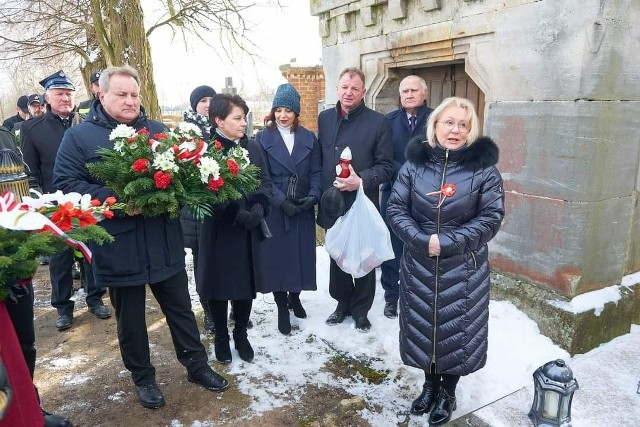 W Czyżowie Plebańskim, w gminie Zawichost  rozpoczęły się dwudniowe obchody 161. rocznicy Powstania Styczniowego. W sobotę, 20 stycznia pamięć powstańców styczniowych  uczczono składając kwiaty na grobach lokalnych bohaterów.