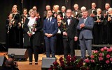 Tłumy na jubileuszu 30-lecia Chóru Polskiej Pieśni Narodowej. Koncert, medale, i zacni goście - wielka gala w Bielskim Domu Kultury 