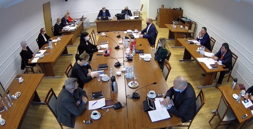 Rada Gminy w Tuchomiu przegłosowała budżet gminy na 2022 r....