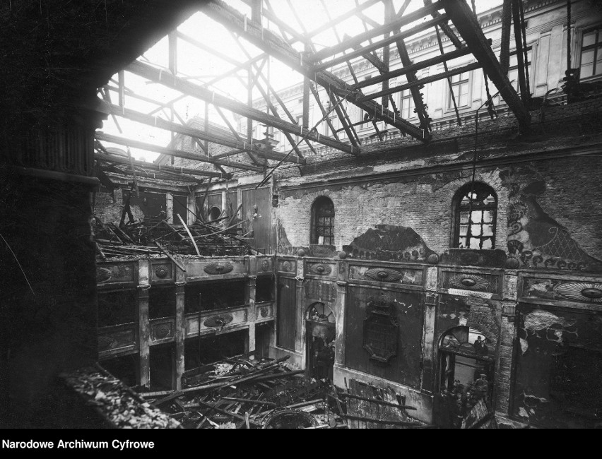 Wnętrze teatru po pożarze w 1928 roku