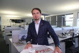 Epidemia koronawirusa: europoseł Łukasz Kohut proponuje seniorom pomoc w zakupach
