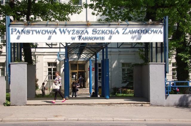 W ciągu 15 lat mury tarnowskiej PWSZ opuściło ponad 13 tysięcy absolwentów studiów dziennych i niestacjonarnych