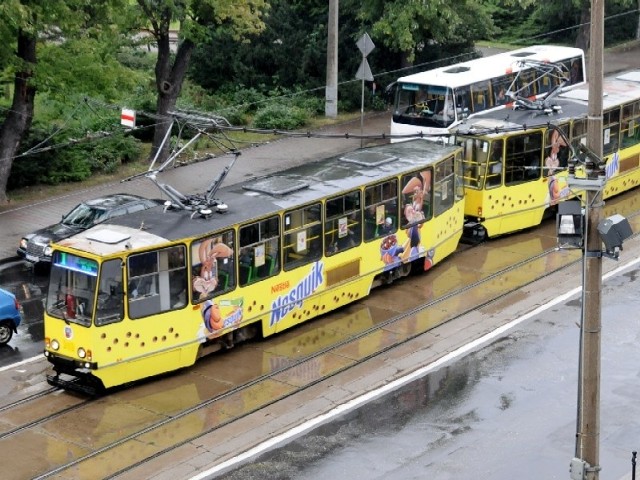 Najstarsze toruńskie tramwaje mają ponad 30 lat, najmłodsze - niewiele mniej. Ostatnie składy pochodzą z 1990 r.