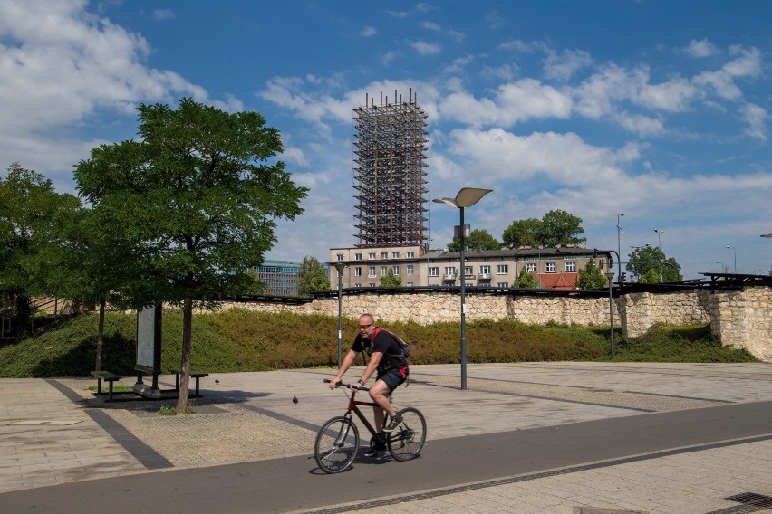 Firma Strabag zmieni szkielet w wieżowiec