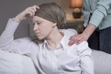 Szokujące dane o raku. Wkrótce najczęściej chorować będą czterdziestolatki. Zobacz, na jakie nowotwory zapadają osoby przed 50. rokiem życia