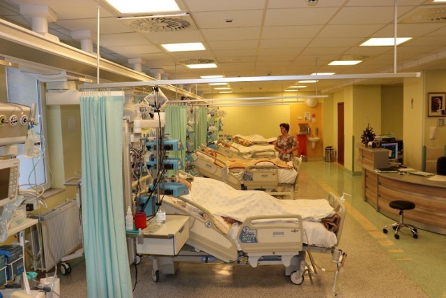 Na SOR w szpitalu powiatowym w Zakopanem wzmożony okres. Dziennie trafia tam od 60 do 100 pacjentów z urazami ortopedycznymi
