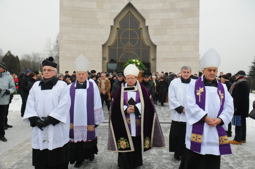 Pożegnanie ks. Malińskiego. Uczył przyjaźni z Bogiem i ludźmi [ZDJĘCIA]