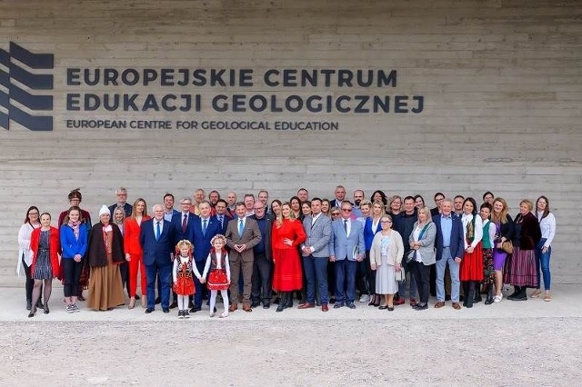 Chęciński Klaster Turystyczny zainaugurował sezon turystyczny w Europejskim Centrum Edukacji Geologicznej w Korzecku