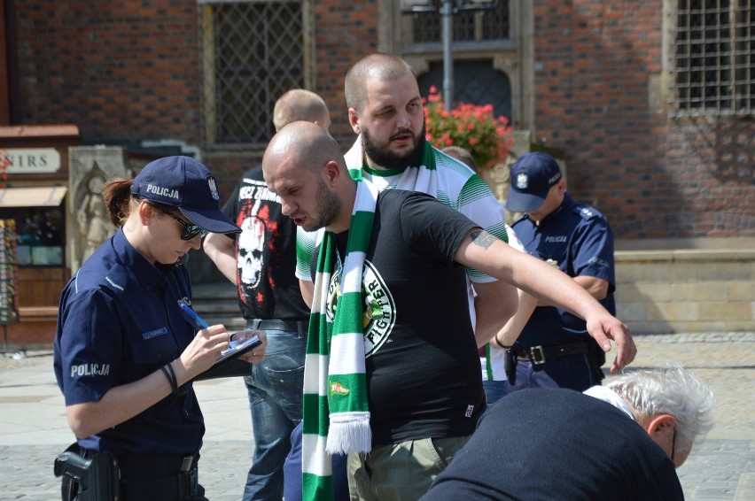 Starcie przeciwników prezydenta Dudy i kibiców Lechii Gdańsk...