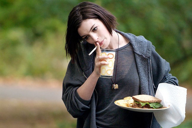 Anne Hathaway w "Rachel wychodzi za mąż" (fot. AplusC)