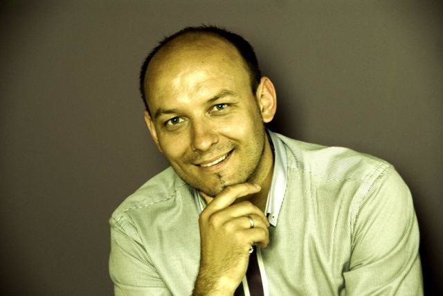 Adam Sobierajski, artysta śpiewak, nominowany za wyjątkowe...