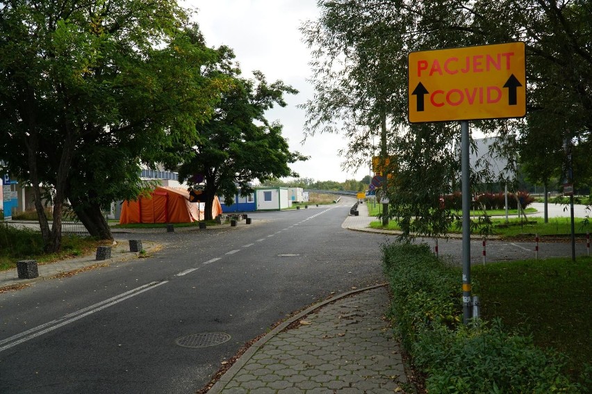 Punkty wymazów drive-thru zacznie obsługiwać wojsko, żeby...