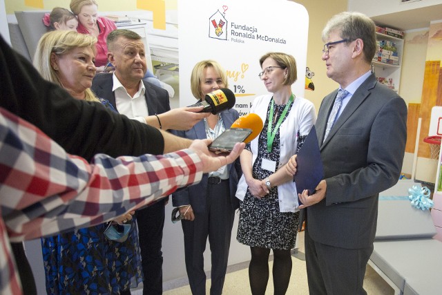 Nowe łóżka dla rodziców małych pacjentów szpitala w Słupsku od Fundacji Mc Donald's