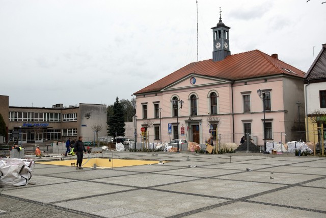 Remont placu Wolności, czyli rynku w Dobrodzieniu.