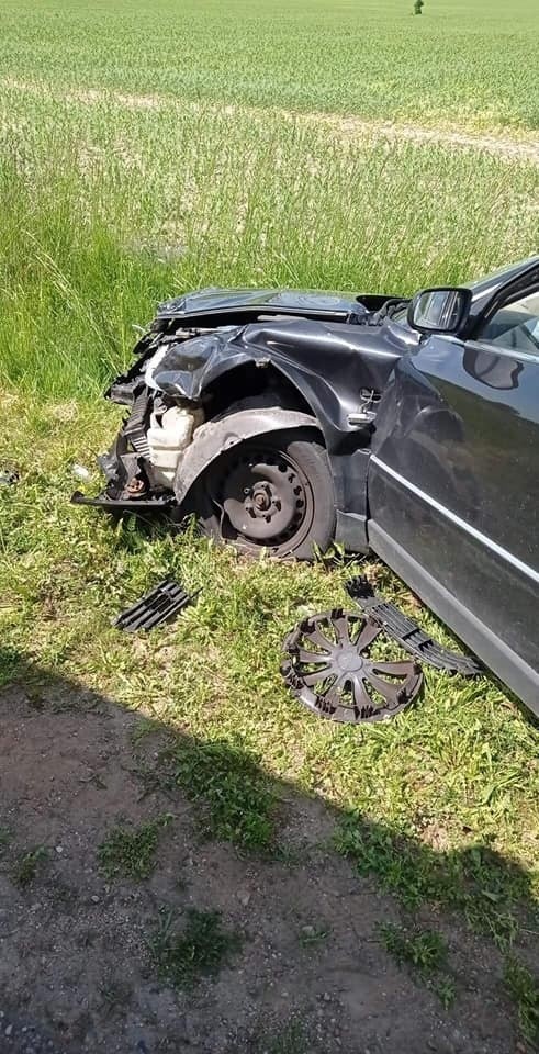 Wypadek na trasie Mościska - Topolany. Dwie osoby trafiły do szpitala [ZDJĘCIA]
