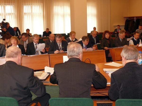 Radni stalowowolscy przyjęli na wczorajszej sesji stanowisko w sprawie kryzysu.