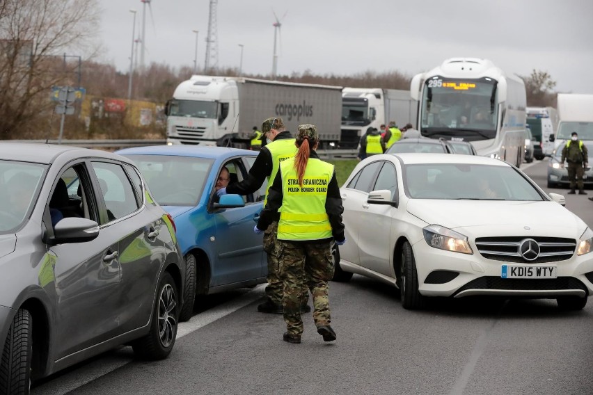 Kwarantanna nawet dla osób pracujących za granicą