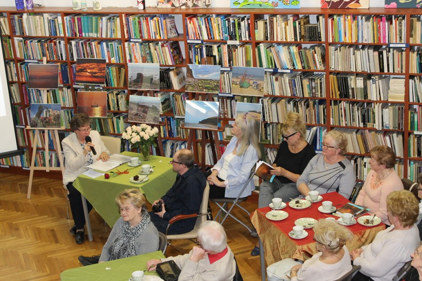 "Ulotne chwile" z poezją czyli spotkanie z autorką tomiku wierszy 