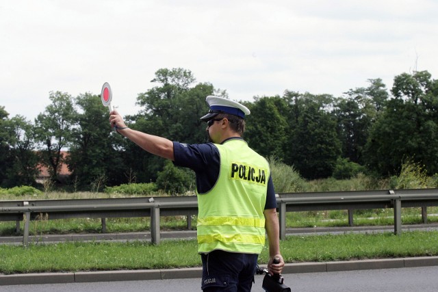 Najpierw nie sposób było znaleźć śladu po policyjnej interwencji a potem jej wersje się zmieniały...