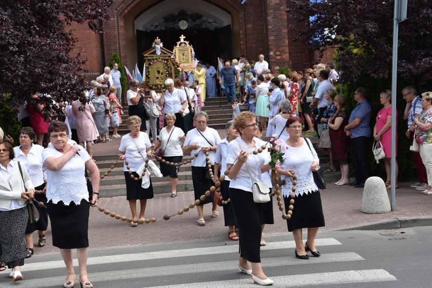 Tradycyjnie w asyście uroczystości procesji Bożego Ciała...