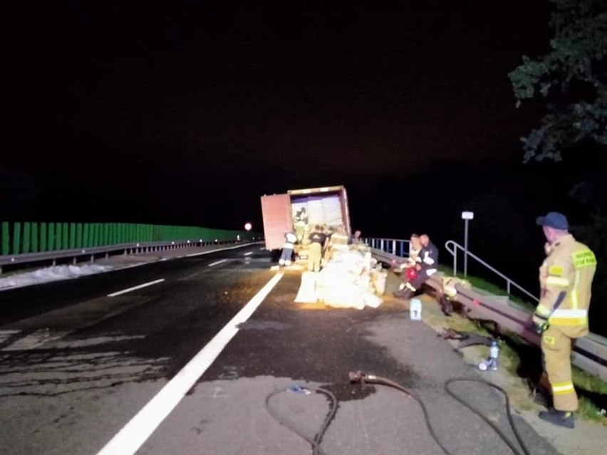 Wypadek i pożar na autostradzie A4 pod Wrocławiem. Zablokowany węzeł (ZDJĘCIA)