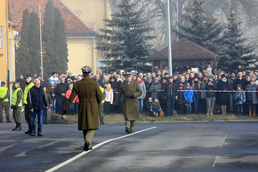 Ponad trzystu elewów Narodowych Sił Rezerwowych złożyło w...