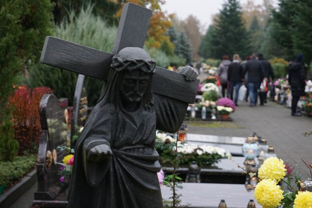 01.11.2016 poznan ww wszystkich swietych. glos wielkopolski. fot. waldemar wylegalski/polska press